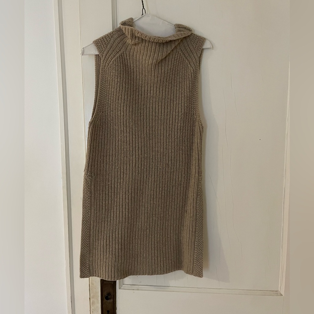 Aritzia Wilfred beige sleeveless turtleneck knit tunic